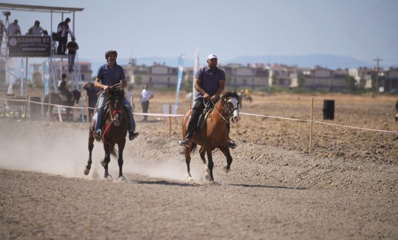 ilk kez duzenlenen 1 ayvalik rahvan atlari yarislarina ilgi yogun oldu be1cbe396e38 |