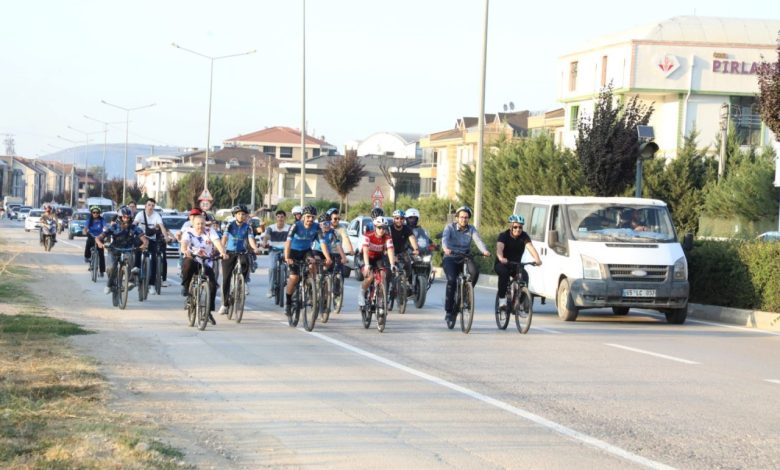 inegolde zaferden kurtulusa sloganiyla bisiklet turu duzenlendi 296030a6a5b8 |