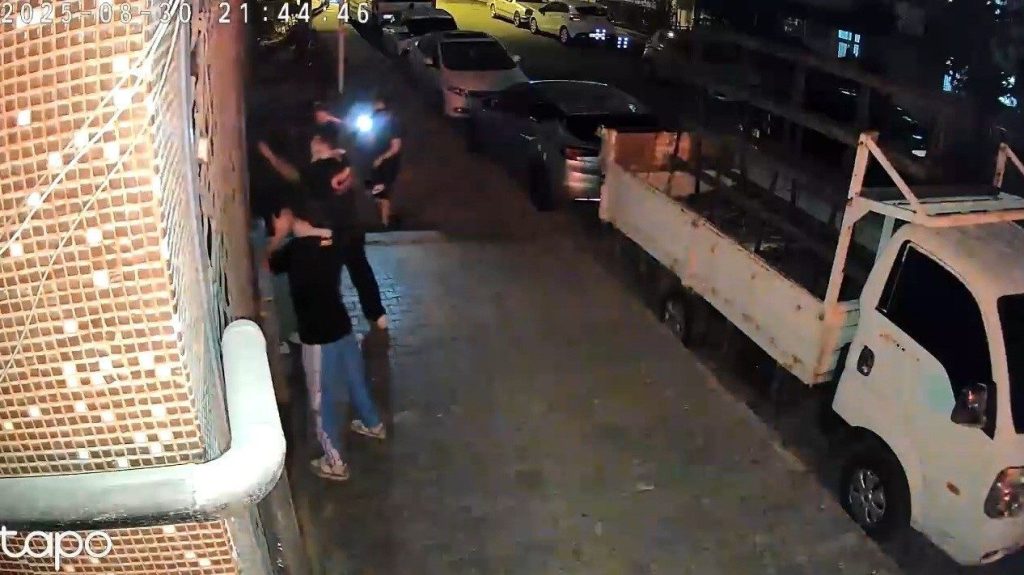 is yerine saldirida basarisiz olunca etek giydirilerek darp edilen 3 kisi tutuklandi c7e7d23a3b47 |