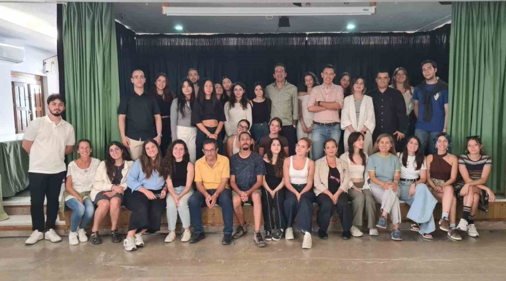 ispanyadaki dag koyu icin tasarim yaptilar 717ca297a51e |