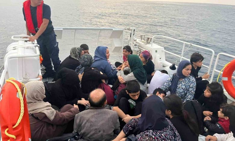 İzmir açıklarında 46’sı çocuk 81 düzensiz göçmen yakalandı 1 izmir aciklarinda 46si cocuk 81 duzensiz gocmen yakalandi 8bd0d83508a8 |
