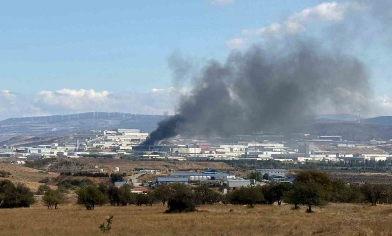 İzmir’de fabrikada korkutan yangın 1 izmirde fabrikada korkutan yangin 565df7b63b7d |