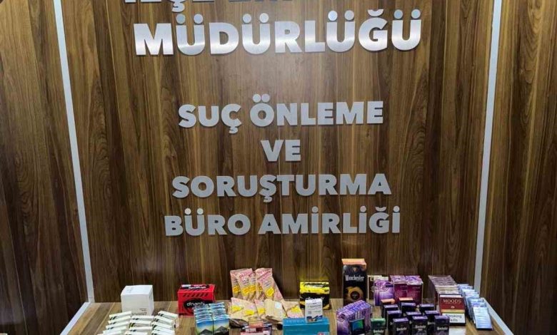 İzmir’de kaçakçılık operasyonu 1 izmirde kacakcilik operasyonu 28fe80118c53 |