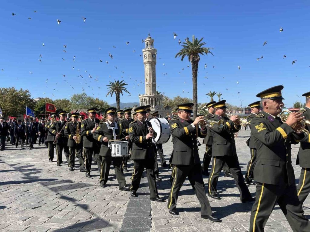 izmirde kahraman gazilerin gurur gunu a43cd26a11fd |