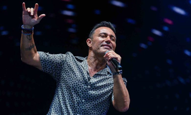 İzmir’de Mustafa Sandal coşkusu 1 izmirde mustafa sandal coskusu d858445df558 |