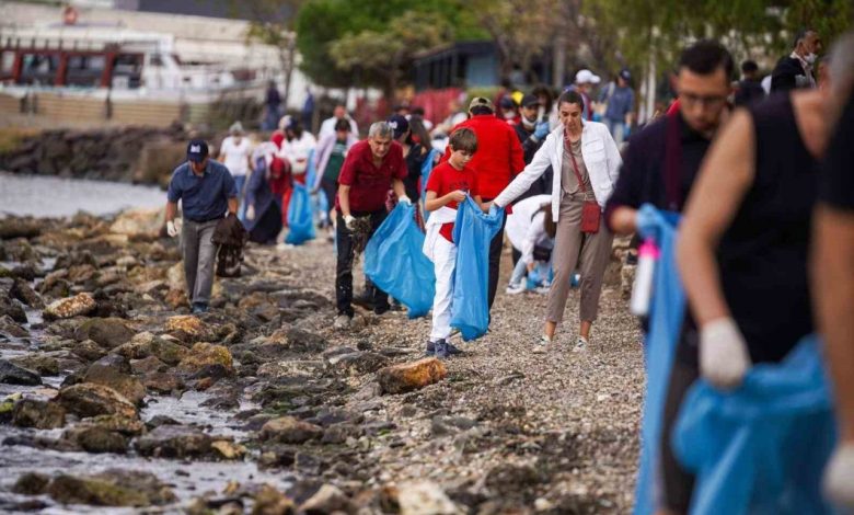 izmirlilerden dunya rekoru icin kiyi temizligi acfa7be6075a |