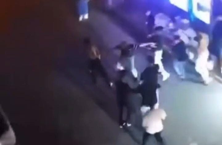 kalabalik bir grup tarafindan darp edilen genc esnafa sigindi 90a15c998d3c |