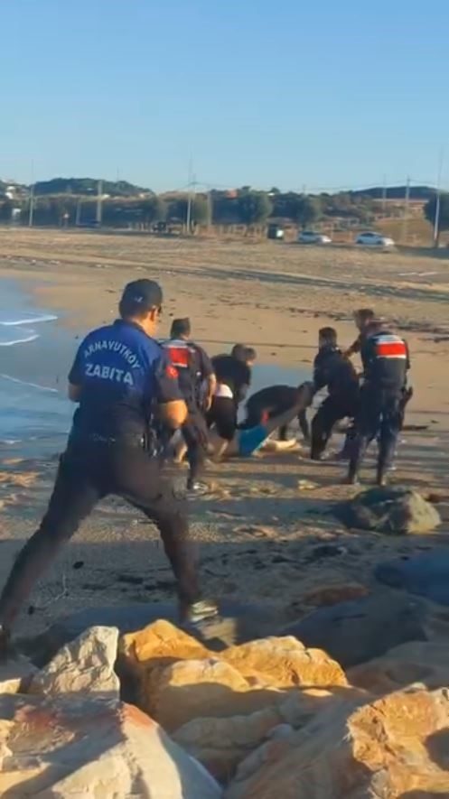 karaburun sahilinde deniz faciasi isvecli kadin kurtarildi nisanlisi hayatini kaybetti 7270ca860b51 |