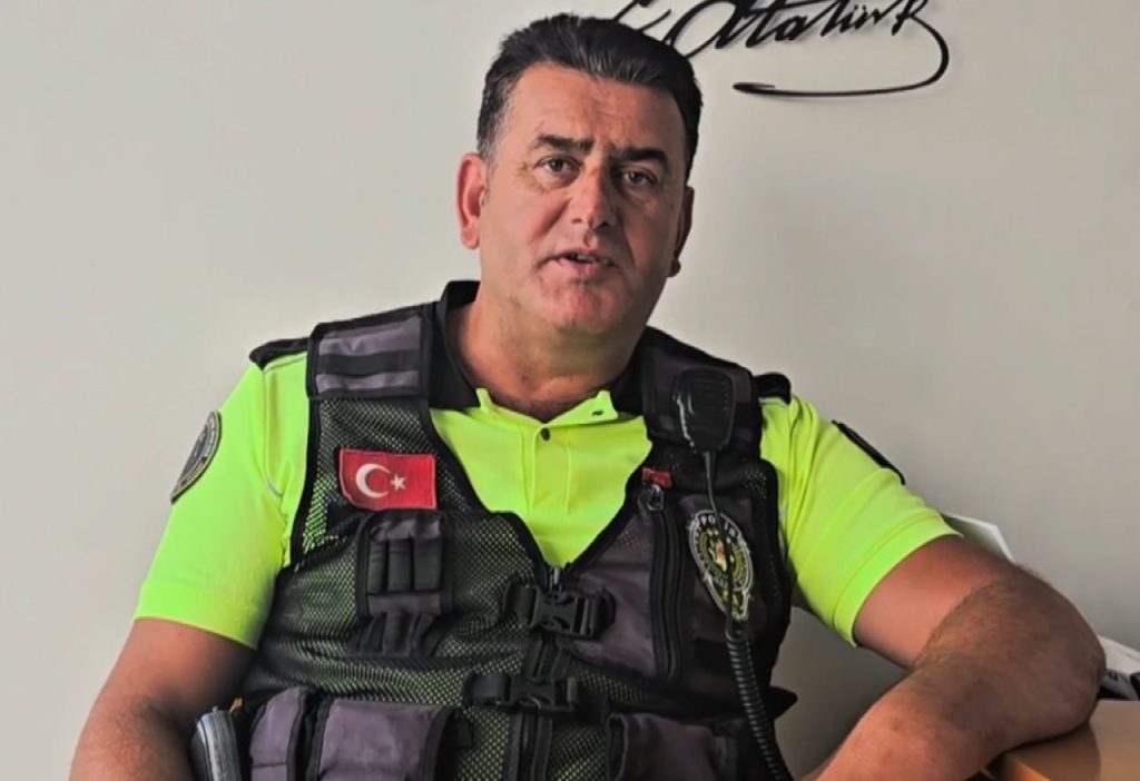 karacabey bogazinda batan teknedeki 3 kisiyi kureksiz kayikla kurtaran kahraman trafik polisi o anlari anlatti 1b5a402eae3d |