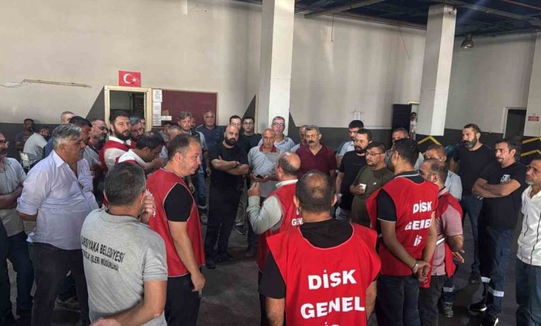 karsiyaka belediyesinde maas alamayan isciler suresiz is birakti 3286a503cd2a |