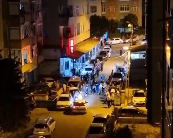 kartalda dugun sonrasi kavga kalabaligin uzerine aracini surdu 7dfe4ebecbfe |