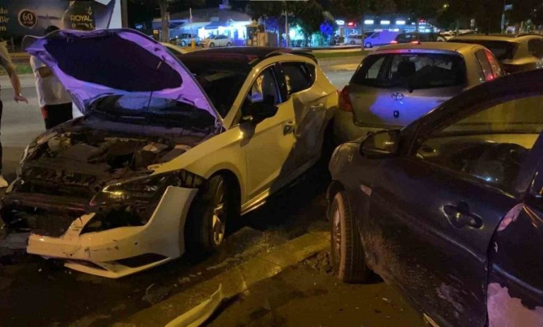 kartalda kontrolden cikan otomobil park halindeki araclara carpti 2 yarali 309db5d498d2 |