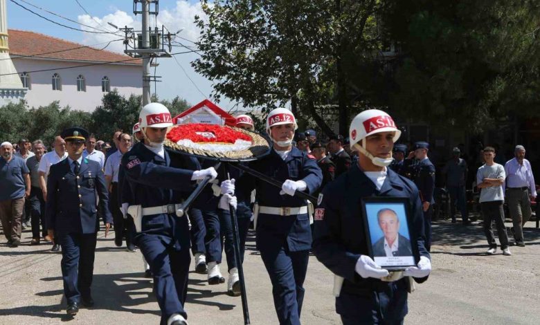 Kıbrıs Gazisi Rafi Koç, askeri törenle son yolculuğuna uğurlandı 1 kibris gazisi rafi koc askeri torenle son yolculuguna ugurlandi 8ca996e6003d |