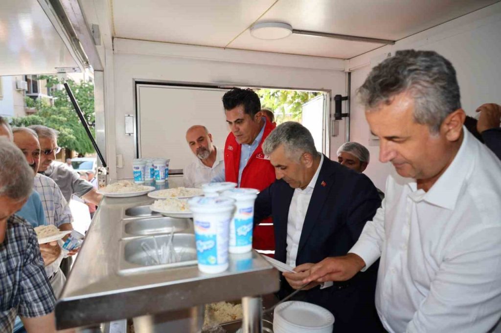 kizilaydan sehit polisler adina anlamli program adef2bb7b133 |