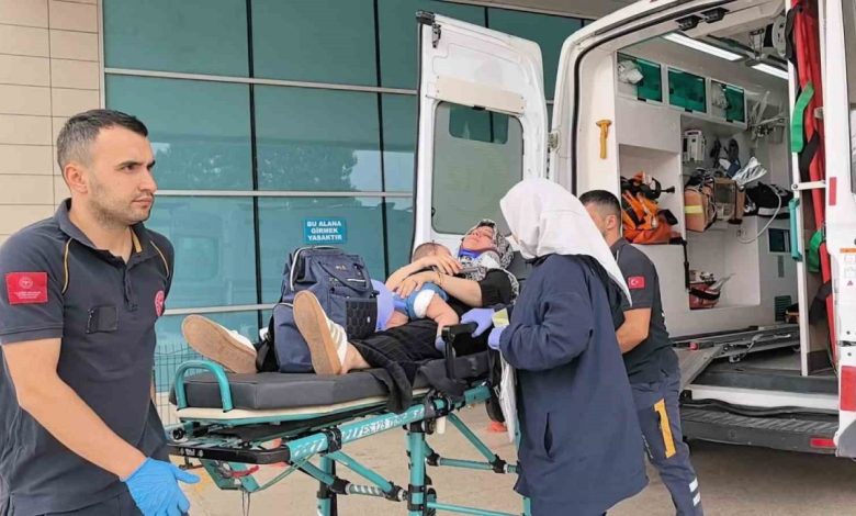 Kontrolden çıkan otomobil demir bahçe kapısına çarptı: 2’si çocuk 4 kişi yaralandı 1 kontrolden cikan otomobil demir bahce kapisina carpti 2si cocuk 4 kisi yaralandi 214dcd6396df |