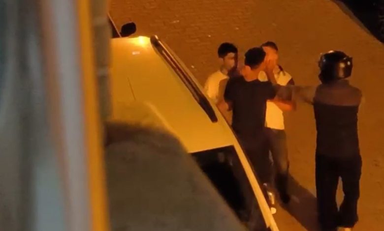 Köşeye sıkıştırdıkları genci önce dövüp sonra motor anahtarını aldılar 1 koseye sikistirdiklari genci once dovup sonra motor anahtarini aldilar 25d5ed3950b0 |