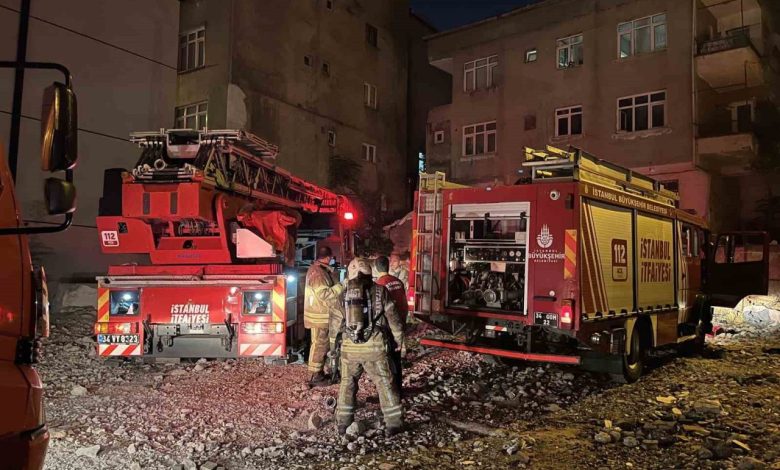 Küçükçekmece’de 6 katlı binanın çatısındaki yangın korkuttu 1 kucukcekmecede 6 katli binanin catisindaki yangin korkuttu ce6430cfab85 |