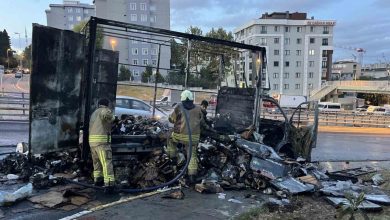 kucukcekmecede kargo yuklu kamyonet alev alev yandi 9028fa1fbe2d |