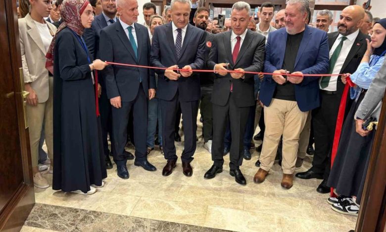 kutsal emanetler izmirde ziyarete acildi 163454c2f39a |