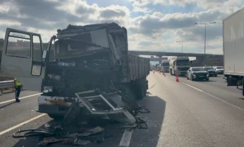 Kuzey Marmara Otoyolu’nda kamyon tıra çarptı: 1 yaralı 1 kuzey marmara otoyolunda kamyon tira carpti 1 yarali 3976e4cdc579 |
