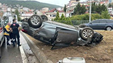 maltepede yagis kazayi beraberinde getirdi otomobil direge carpip ters dondu 7120ecc22753 |