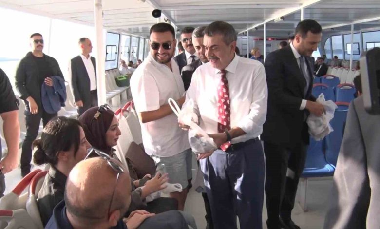 Milli Eğitim Bakanı Yusuf Tekin: "Türkiye dünyada son 22 yılda eğitim devrimi yapmış bir ülke olarak tanımlanıyor" 1 milli egitim bakani yusuf tekin turkiye dunyada son 22 yilda egitim devrimi yapmis bir ulke olarak tanimlaniyor e99674724135 |