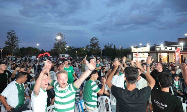 milli heyecan ve bursaspor maci dev ekrana yansidi 820a4dc1726a |