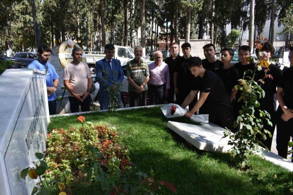 muharrem hasbi koray mezari basinda anildi 67318c488c19 |