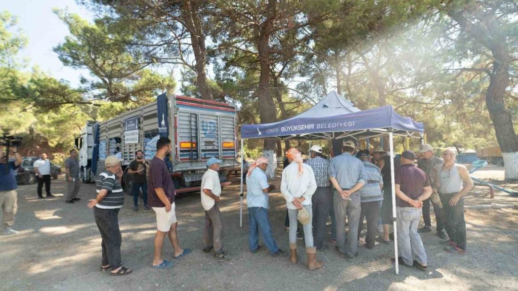 odemiste yanan koylere 40 tonluk yem destegi e7722a248658 |