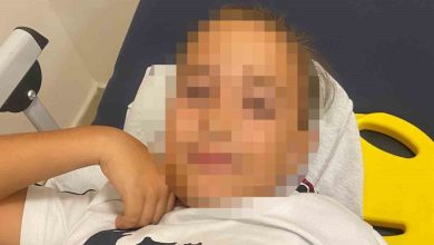 okul bahcesinde bayrak diregi ogrencilerin uzerine devrildi 1 cocuk yaralandi b1d9ac799e73 |