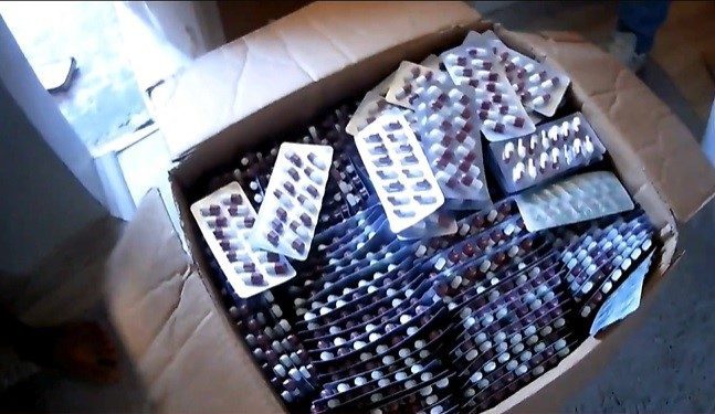 okul onunde uyusturucu satarken yakalandi 4d2a119d3322 |