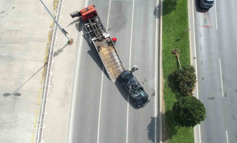 pendik sahil yolunda kaza luks otomobil takla atarak devrildi 8e0bb6d0a533 |