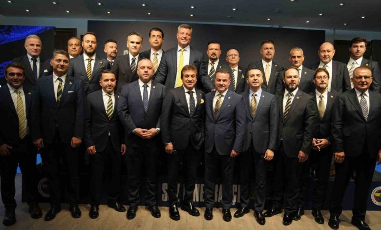Sadettin Saran: "Fenerbahçe’nin değişime ihtiyacı olduğunu görüyoruz" 1 sadettin saran fenerbahcenin degisime ihtiyaci oldugunu goruyoruz cc99bcf669cb |