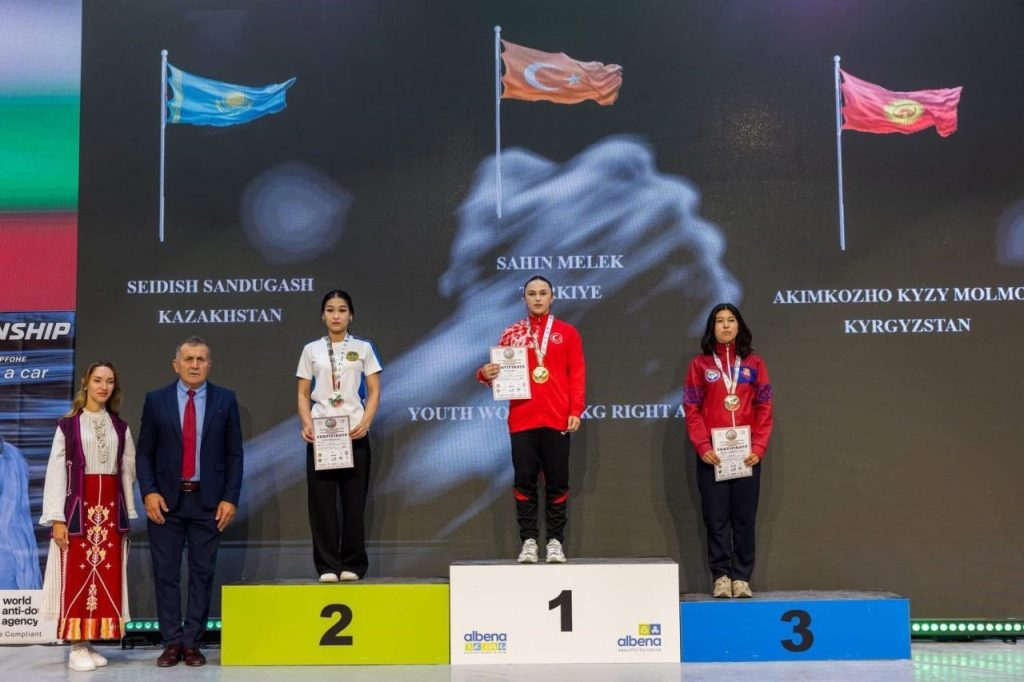 sancaktepenin gururu melek sahin dunya sampiyonu oldu de725d550d3d |