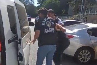sariyerde gitar kilifinda kalasnikof tasiyan interpolun aradigi sahsi uyusturucu siparisi yakalatti 9896180179d8 |