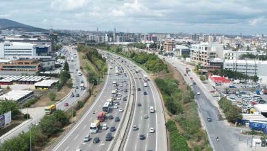 seyir halindeki otomobil yandi trafik kilitlendi caece4a90533 |