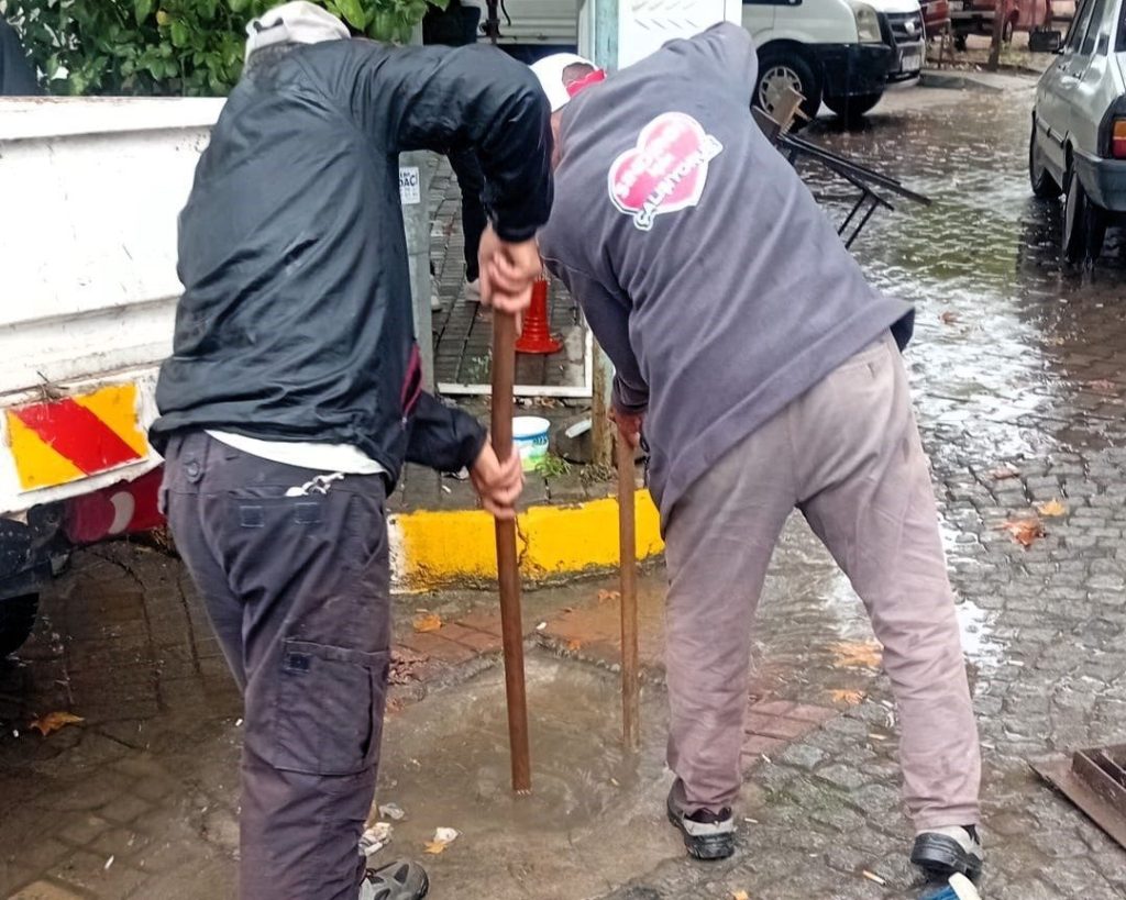 sindirgida saganak ciftcilerin yuzunu guldurdu 80e3b013b60b |