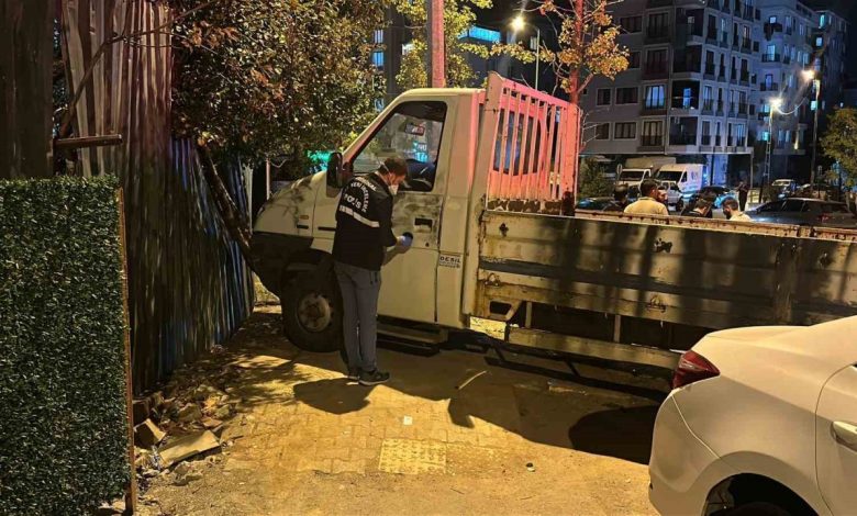 sultanbeylide seyir halindeki araca silahli saldiri 1 agir yarali a198a5f36fee |