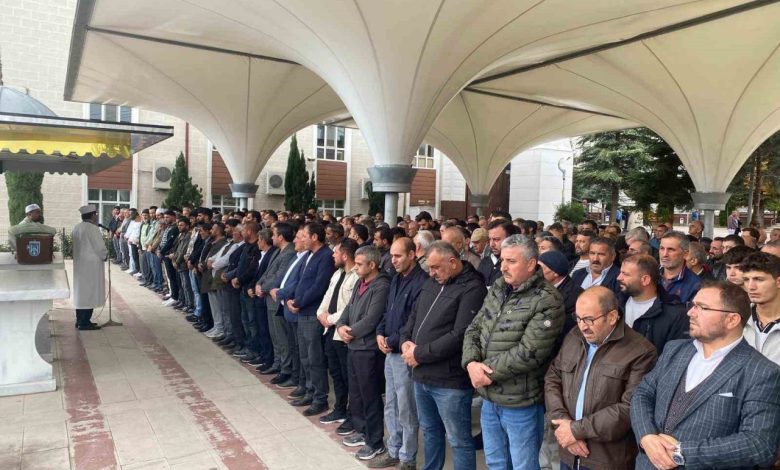 tankere carpan otomobilde hayatini kaybeden sahis son yolcuguna ugurlandi d462d8764bd5 |
