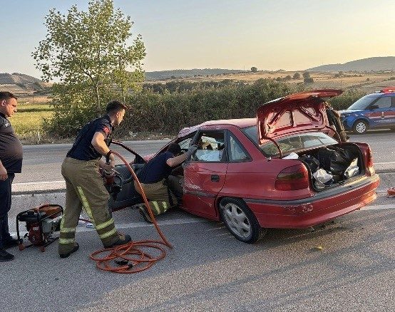Tek taraflı trafik kazasında 4 kişi yaralandı 1 tek tarafli trafik kazasinda 4 kisi yaralandi 9111987363e4 |