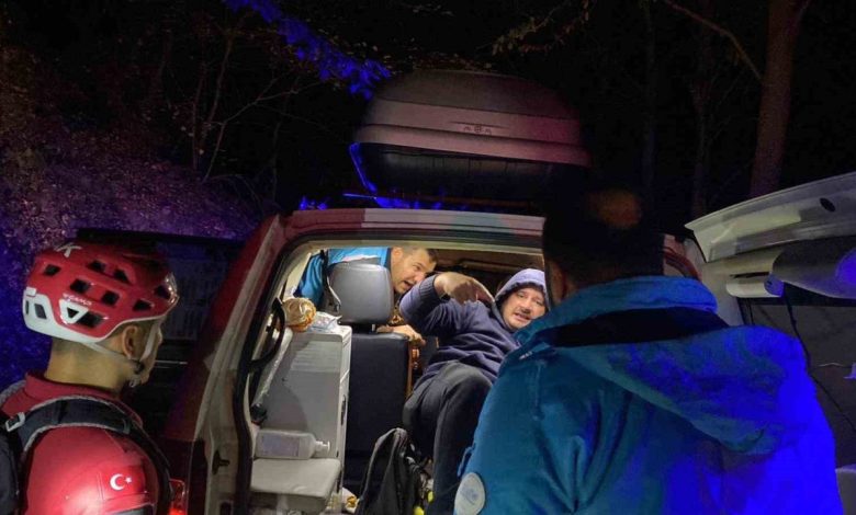 Uludağ’da mahsur kalan vatandaş kurtarıldı 1 uludagda mahsur kalan vatandas kurtarildi 2058b6059259 |