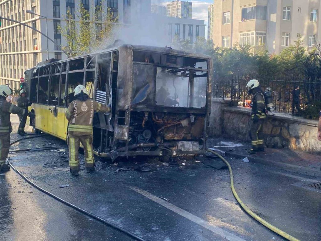 umraniyede iett otobusu alev alev yandi dccb769a7fda |