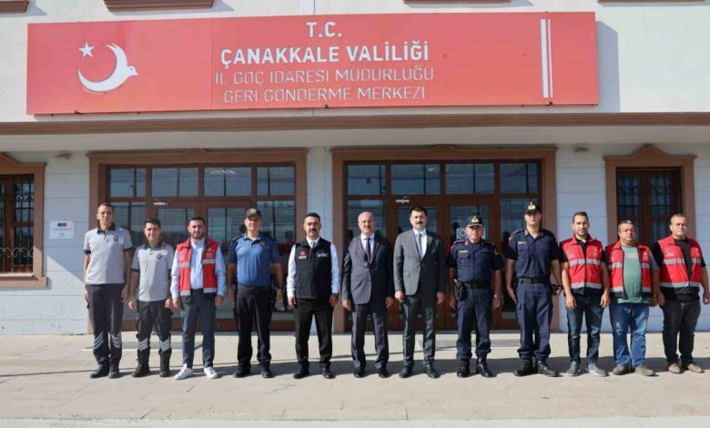 Vali Toraman, Düzensiz Göçmen Ön Kabul ve Sevk Merkezinde incelemelerde bulundu 1 vali toraman duzensiz gocmen on kabul ve sevk merkezinde incelemelerde bulundu 8fc98310a277 |