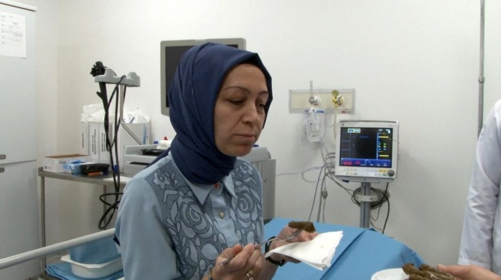 yaklasik 1 yildir icemedigi suyun ve yiyemedigi yemeklerin acisini yaprak sarmasiyla cikardi 3b86ca5551be |