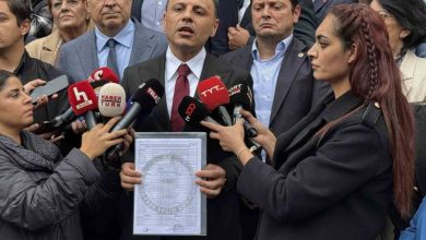 yeniden chp istanbul il baskani secilen ozgur celik mazbatasini aldi 628a8e60091a |