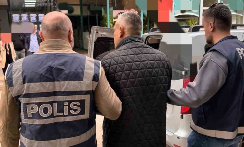 16 yıl hapis cezası bulunan zanlı, saklandığı yerde yakalandı 1 16 yil hapis cezasi bulunan zanli saklandigi yerde yakalandi 9131196e37a8 |