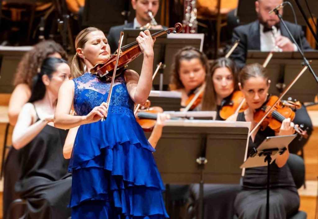 175 yillik kemanla buyuleyen performans aa3113be650a |