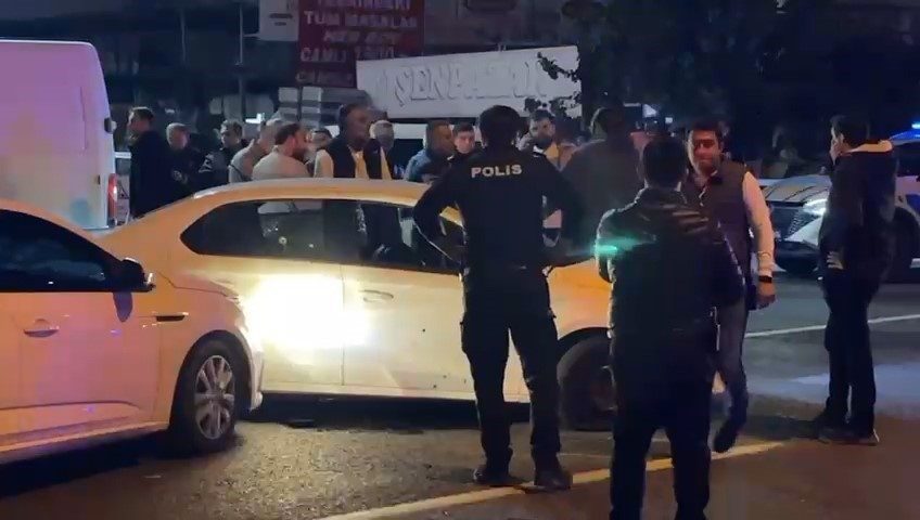 3 kisiyi olduren 2si polis 7 kisiyi yaralayan mustafa emlikin uzman cavus kemal ekriyi vurma ani kamerada 1fdd34973a78 |