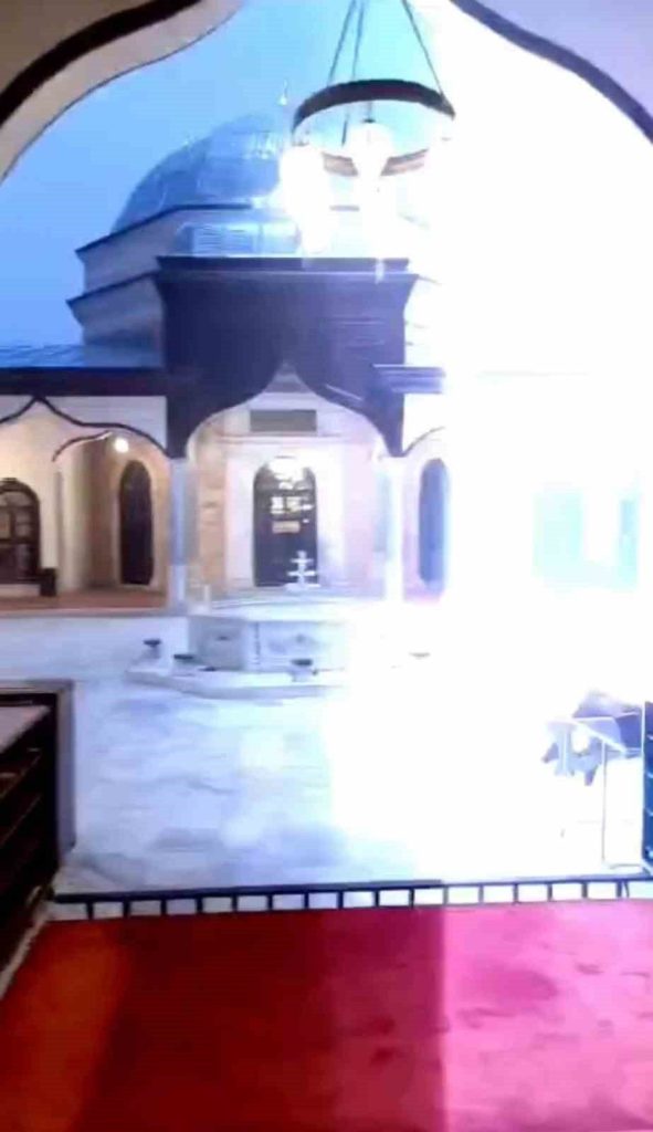 596 yillik tarihi caminin kubbesine boyle yildirim dustu f63585816320 |