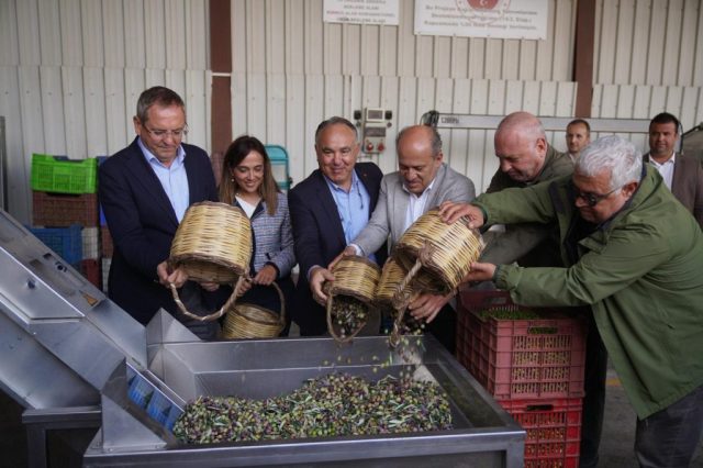 AYVALIK'TAN DOPDOLU PROGRAMIYLA BIR FESTIVAL DAHA GEÇTI (2) AYVALIKTAN DOPDOLU PROGRAMIYLA BIR FESTIVAL DAHA GECTI 2 1 1024x682 |